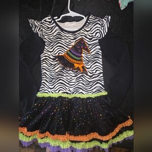 Kids Halloween Witch Costume with Hat Design. Girls Size 8